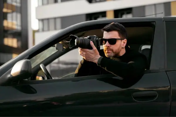 Zdrada w pracy: romans z asystentką — jak legalnie zebrać dowody do rozwodu